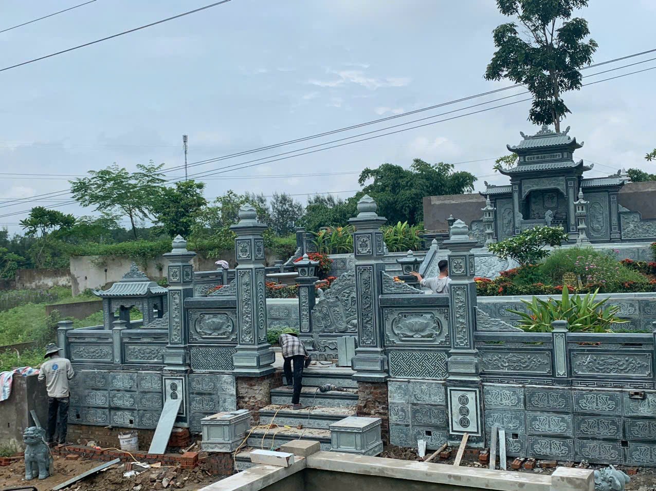 Khuôn viên lăng mộ - KLM4