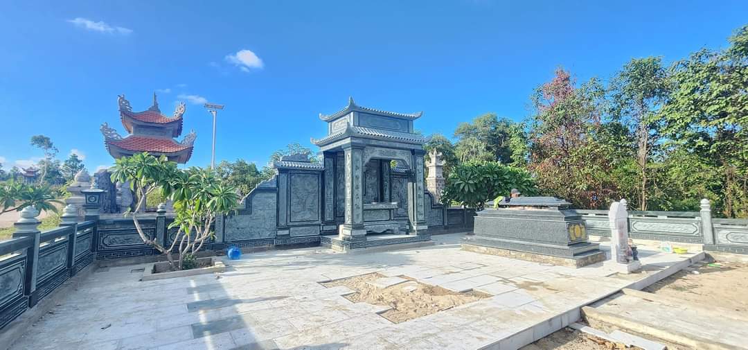 Khuôn viên lăng mộ - KLM6