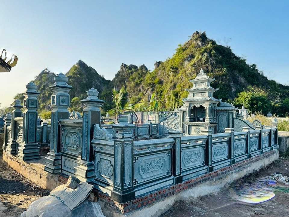 Khuôn viên lăng mộ - KLM23