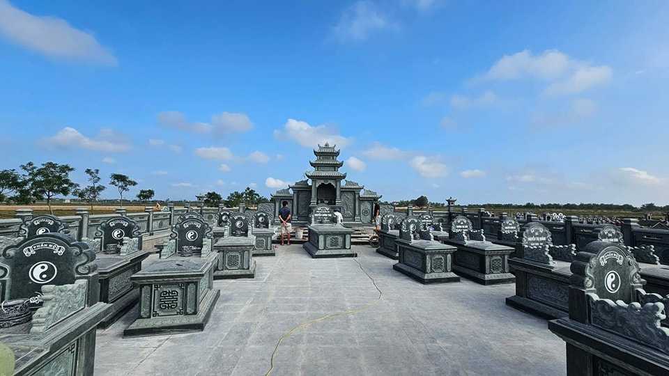 Khuôn viên lăng mộ - KLM14